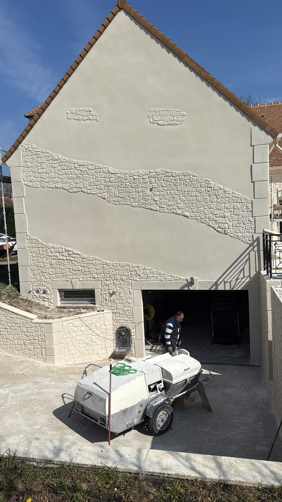 Façade avant les travaux de ravalement à Étampes